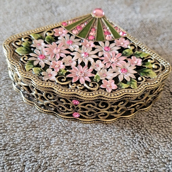 Gorgeous Floral Fan Jewelry Trinket Box!!! - Picture 3 of 7